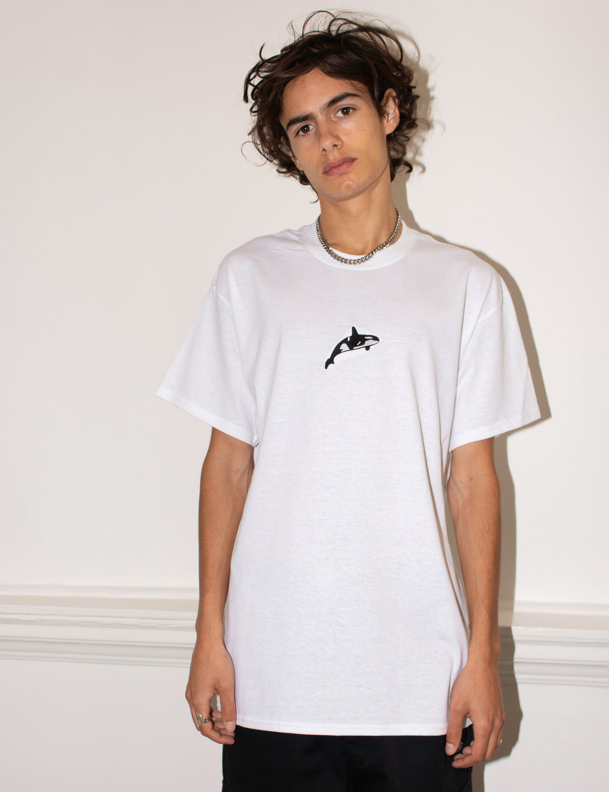 WHALE EMBROIDERED WHITE TEE