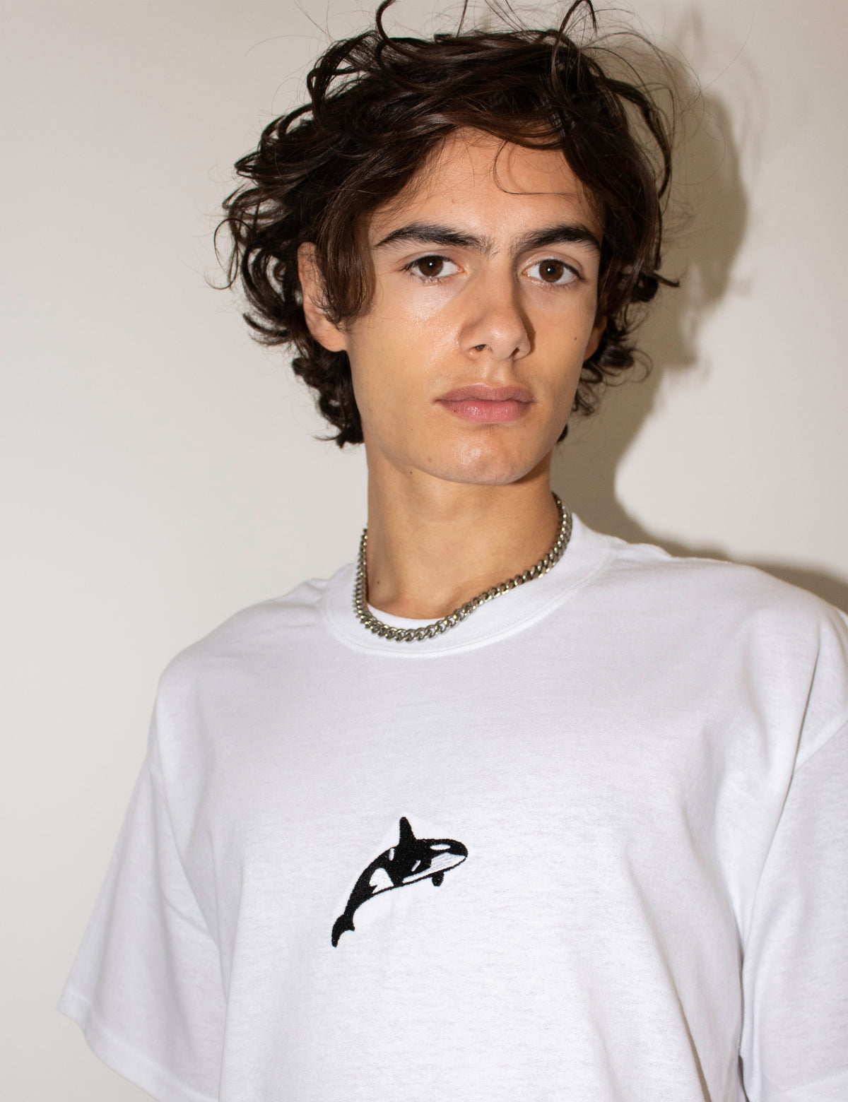 WHALE EMBROIDERED WHITE TEE